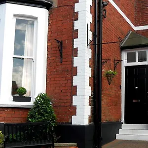 https://powys-lodge-guest-house.yorkshirehotels.net