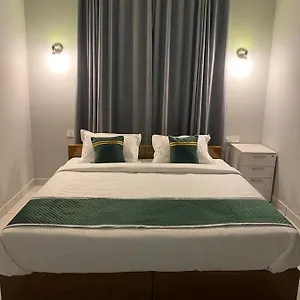 https://hollywood-rooms.kerala-hotels.net