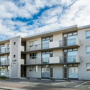 https://glenelg-holiday-apartments-corfu.adelaidehotels-au.com